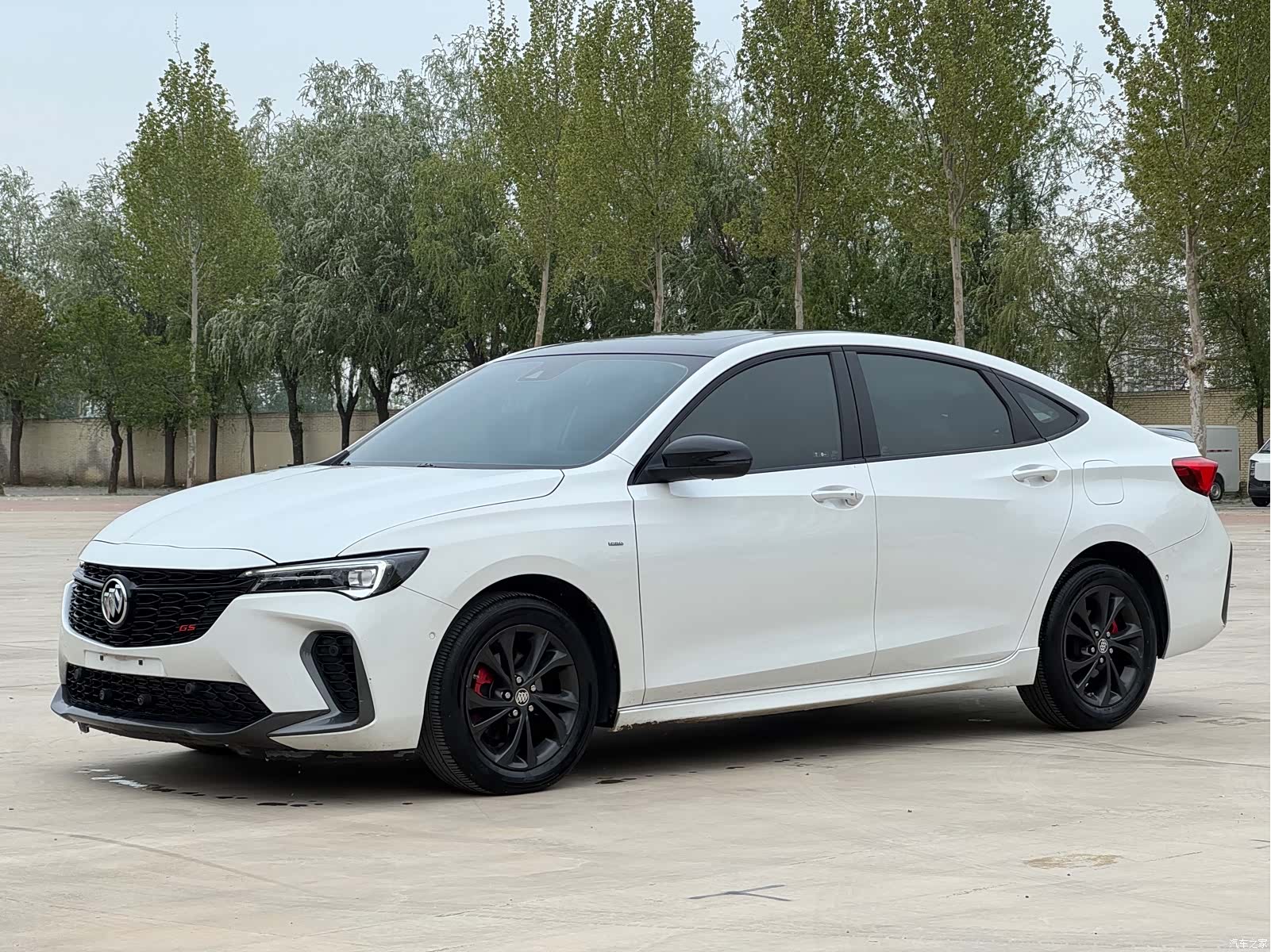 Buick Verano, 2022 1