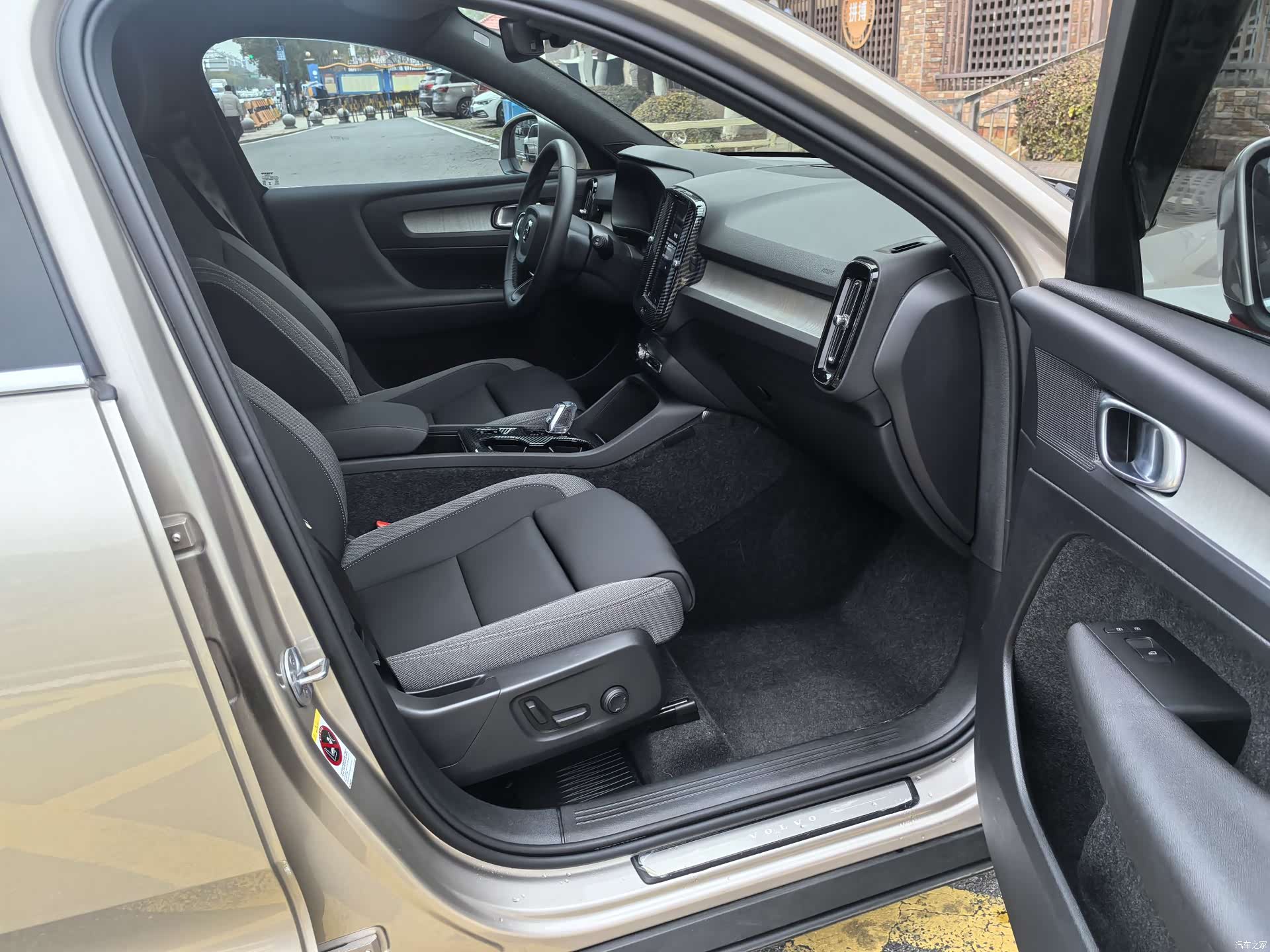 Volvo XC40, 2024 13
