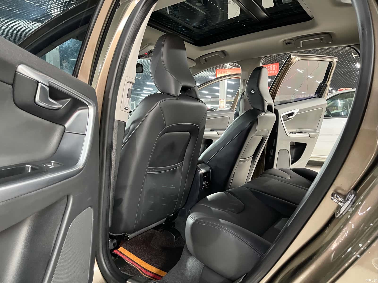 Volvo XC60, 2017 11
