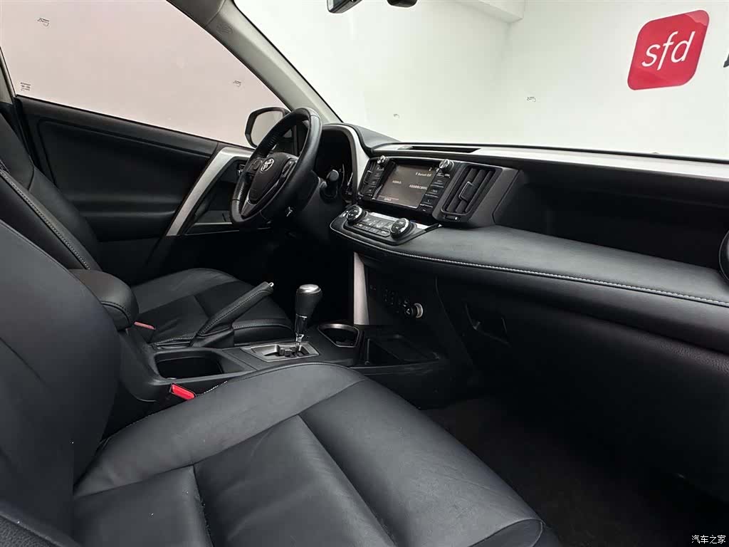 Toyota RAV4, 2019 18