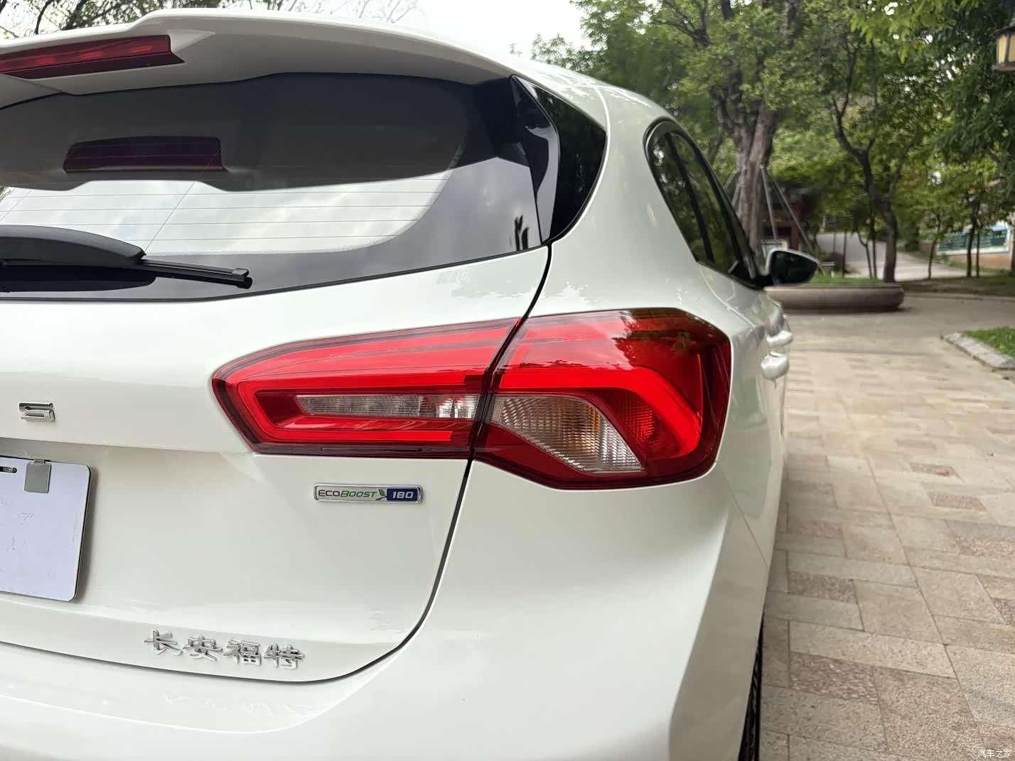 Ford Focus, 2022 8
