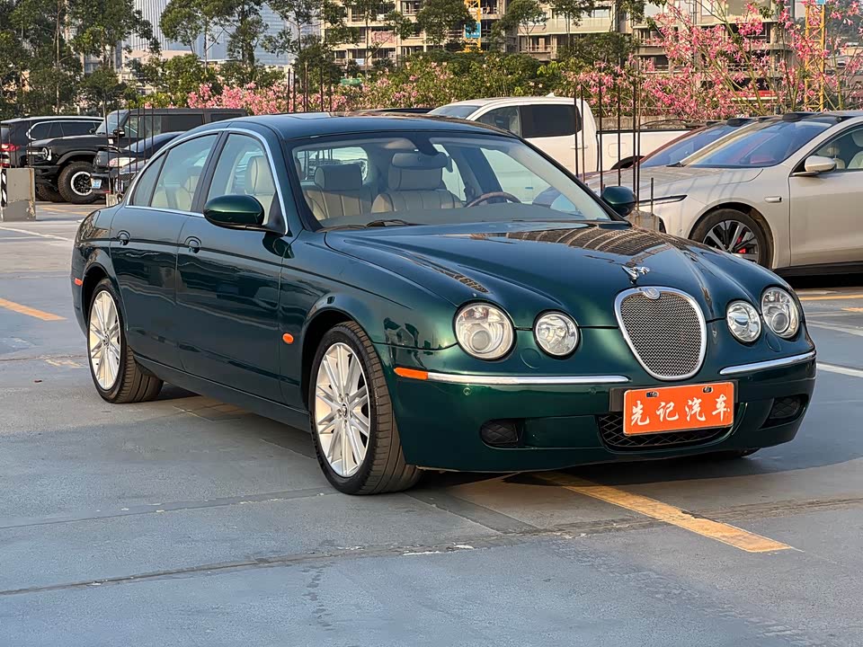 Jaguar S-TYPE