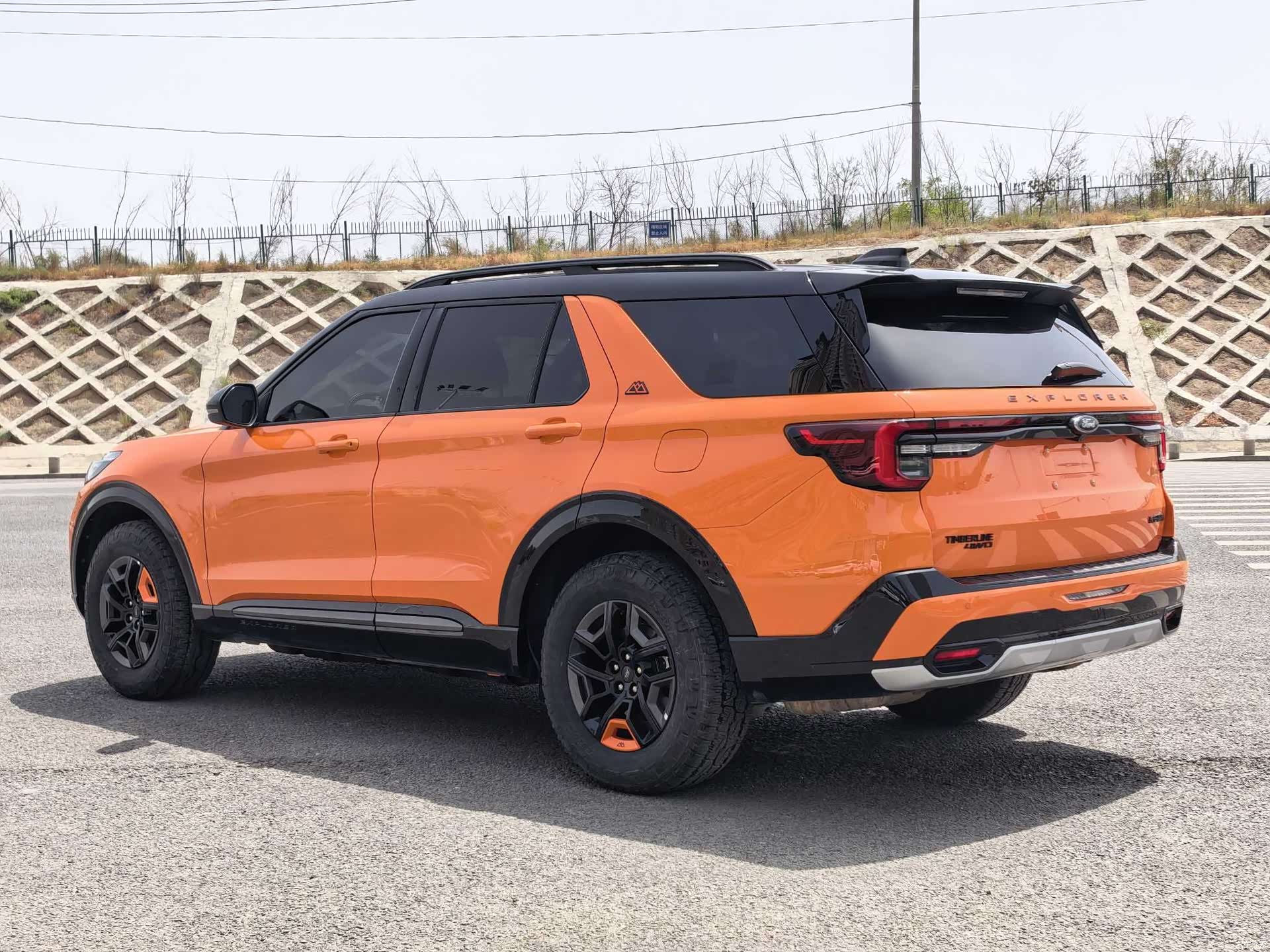 Ford Explorer, 2024 4