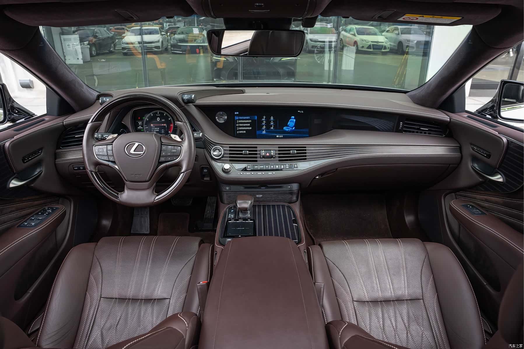 Lexus LS, 2018 13
