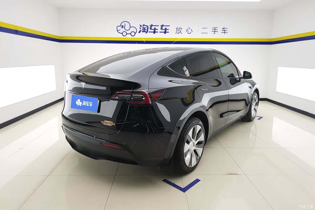 Tesla Model Y, 2022 3