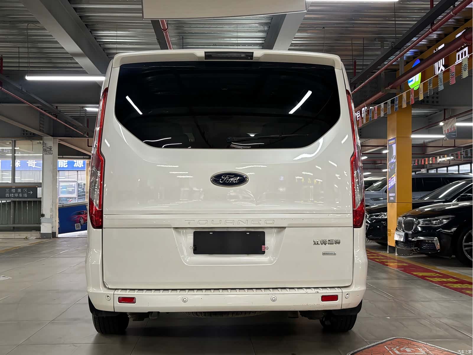 Ford Tourneo, 2017 11
