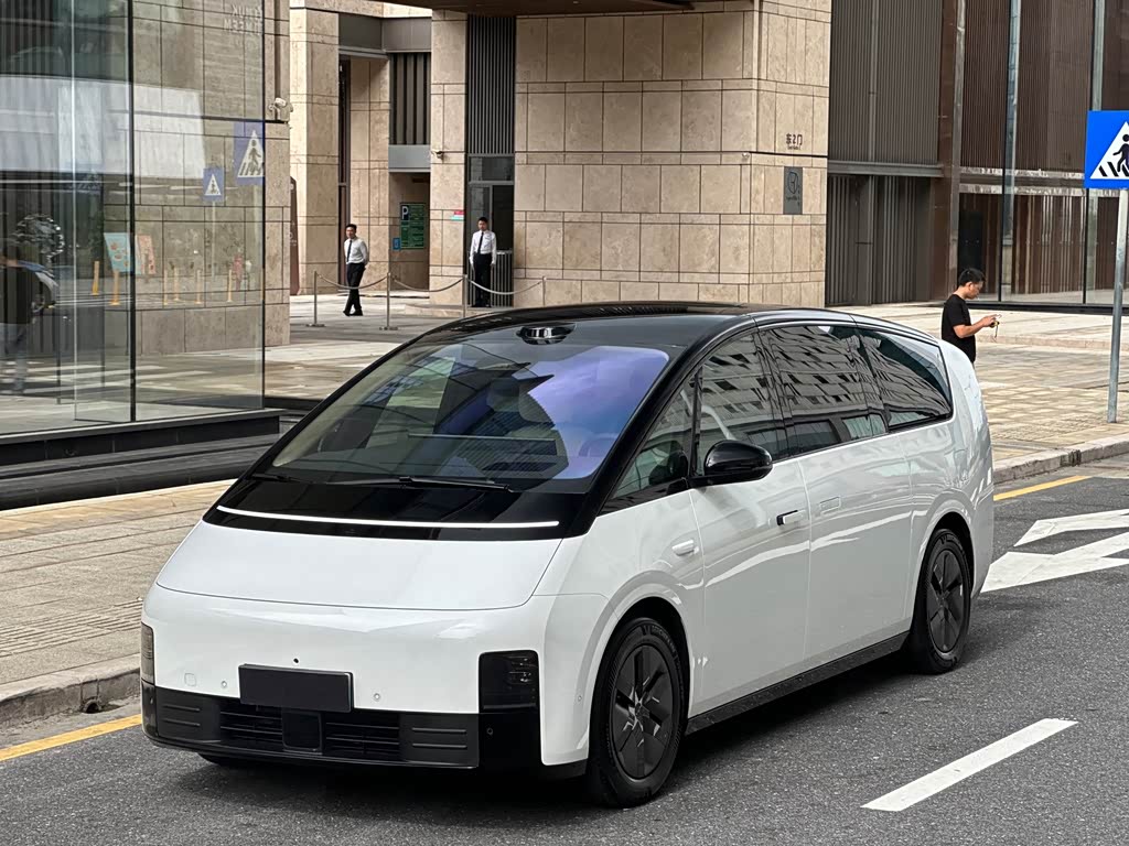 Li Auto MEGA