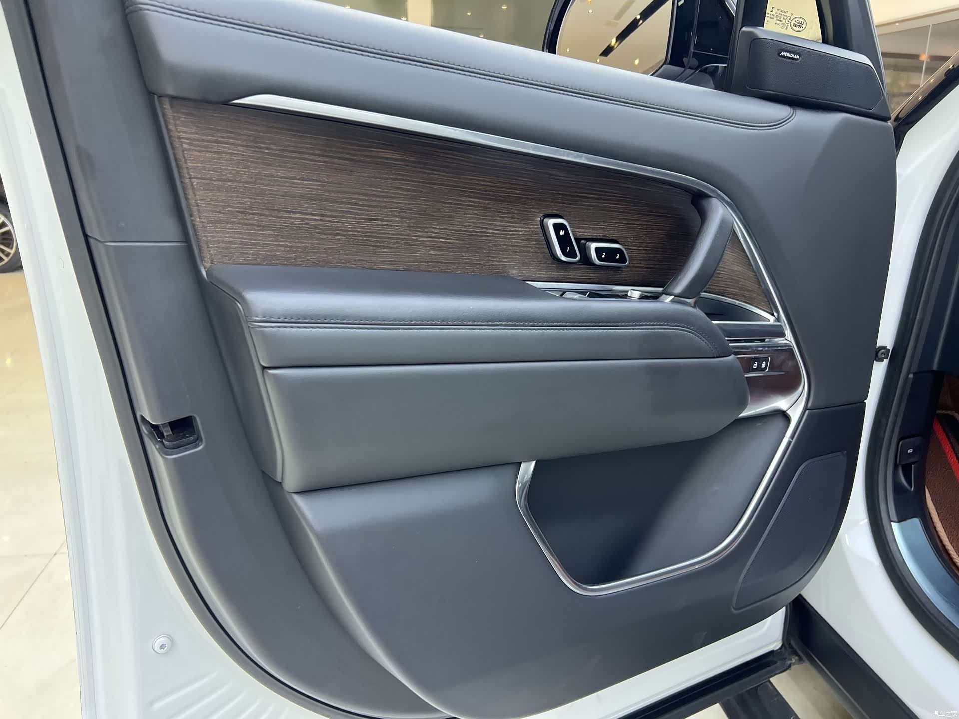 Land Rover Range Rover, 2023 12