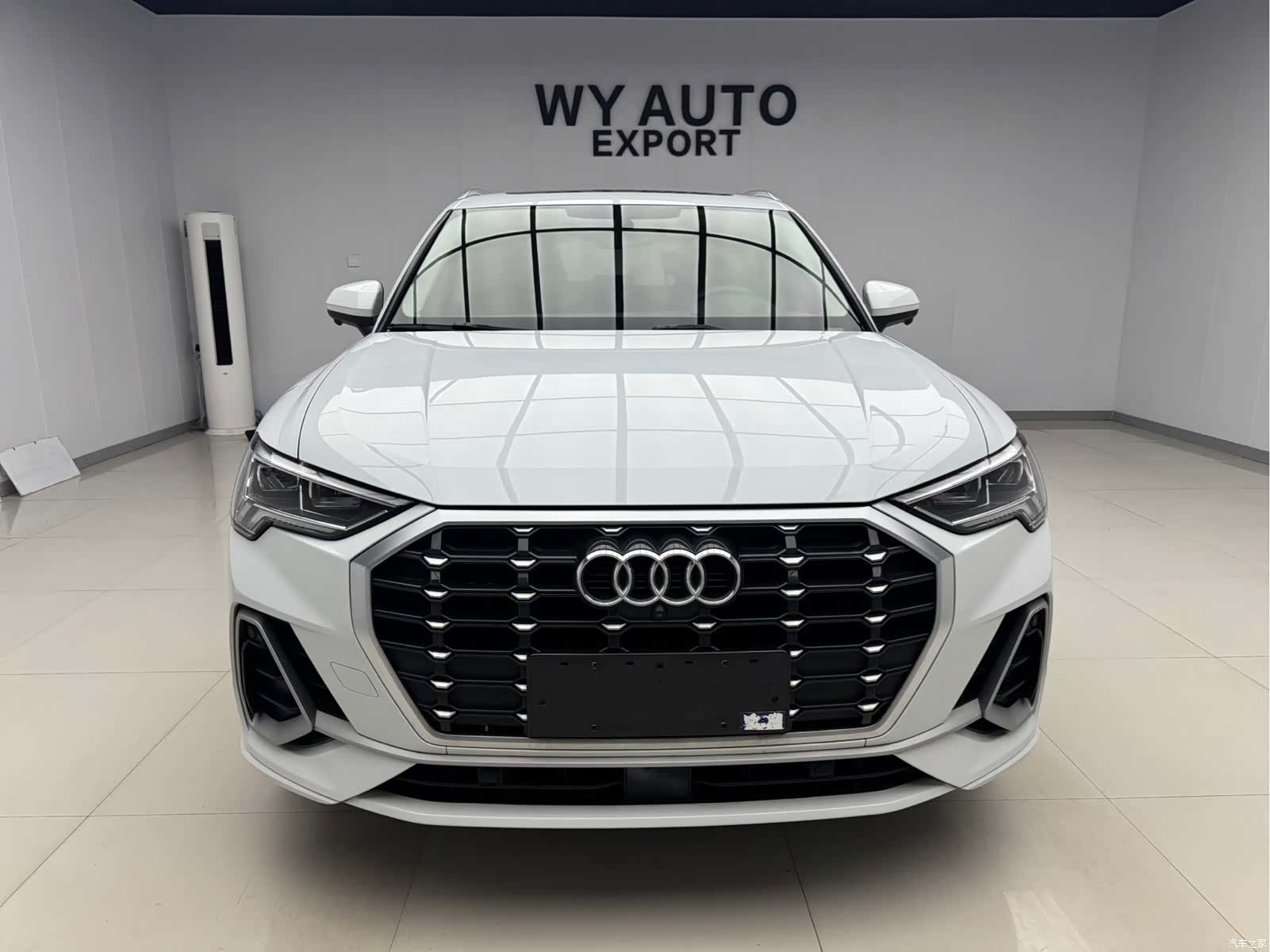 Audi Q3, 2022 2