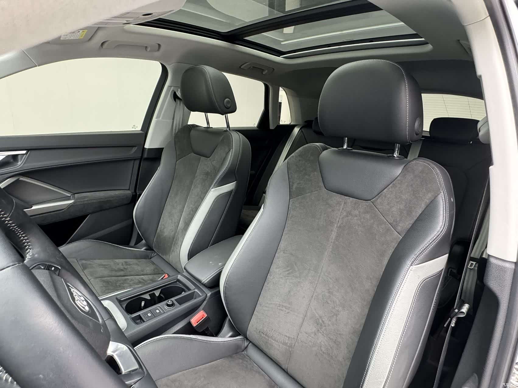 Audi Q3, 2022 10