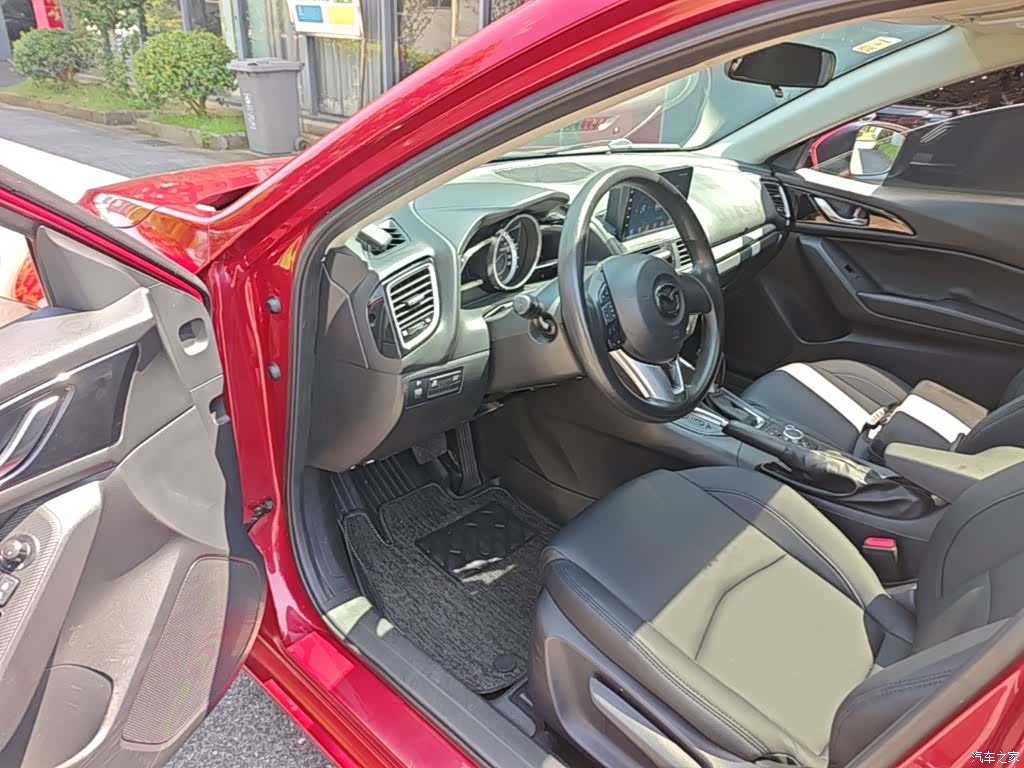 Mazda Mazda3, 2016 16
