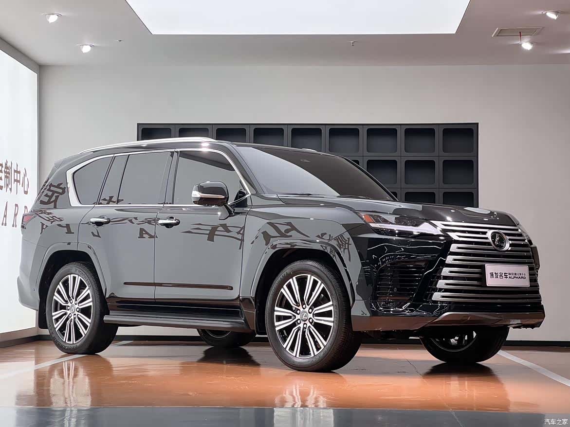 Lexus LX, 2025 3