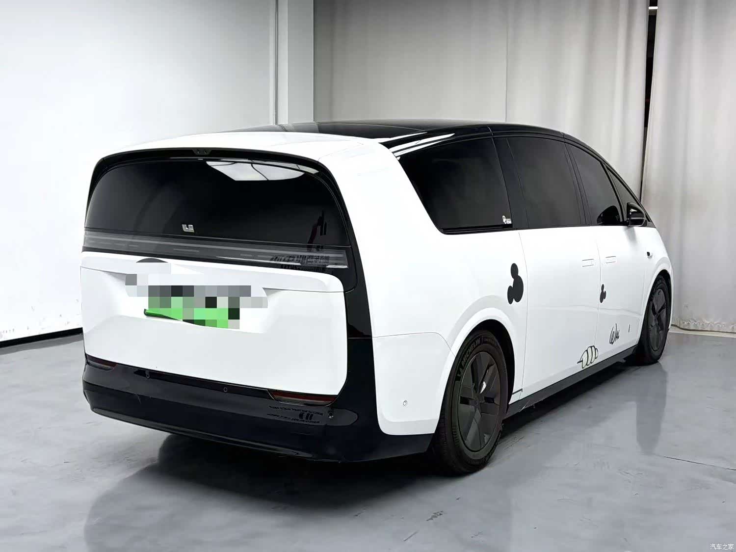 Li Auto MEGA, 2025 7