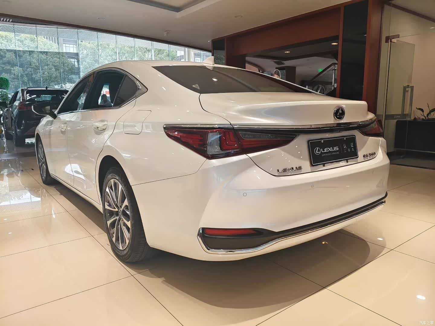 Lexus ES, 2024 8