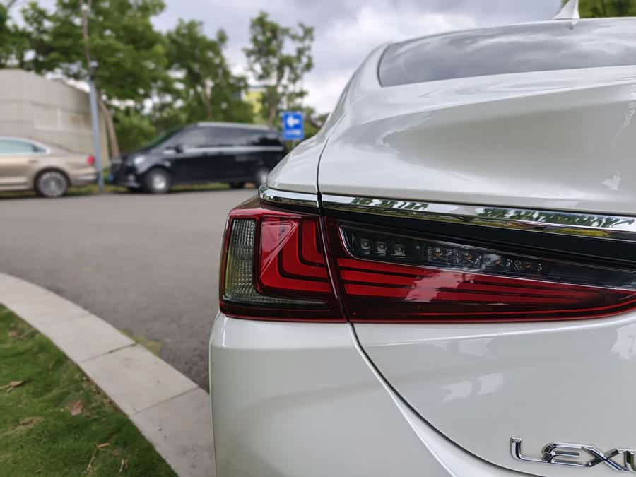 Lexus ES 2023, фото 37