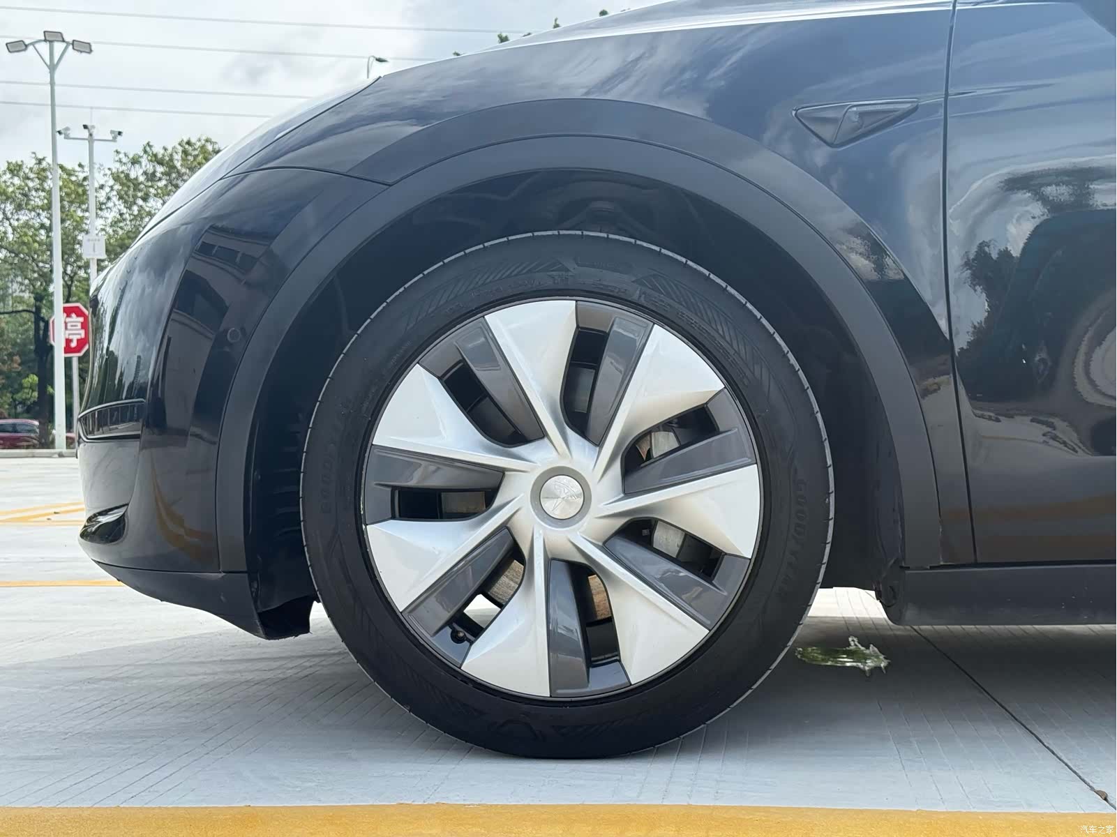 Tesla Model Y, 2022 10