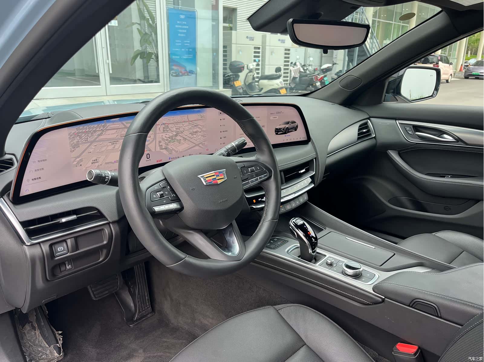 Cadillac CT5, 2025 все фото