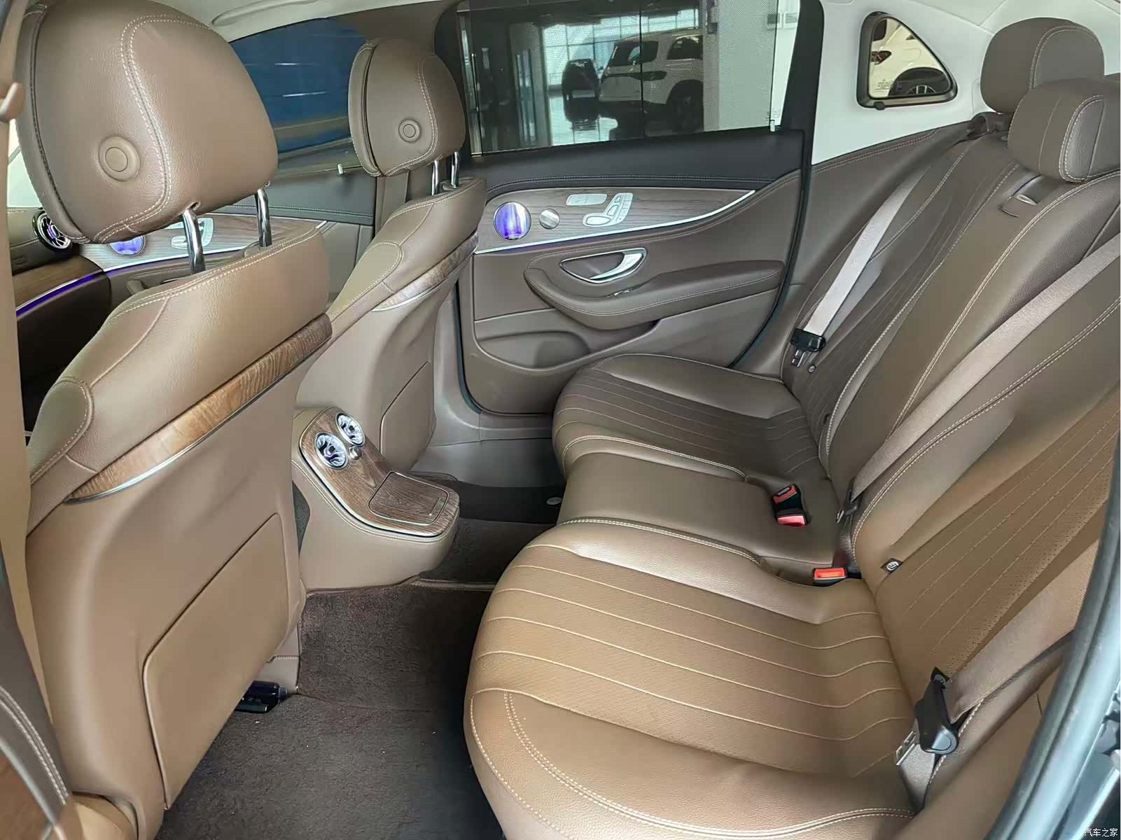 Mercedes-Benz E-Class, 2023 17