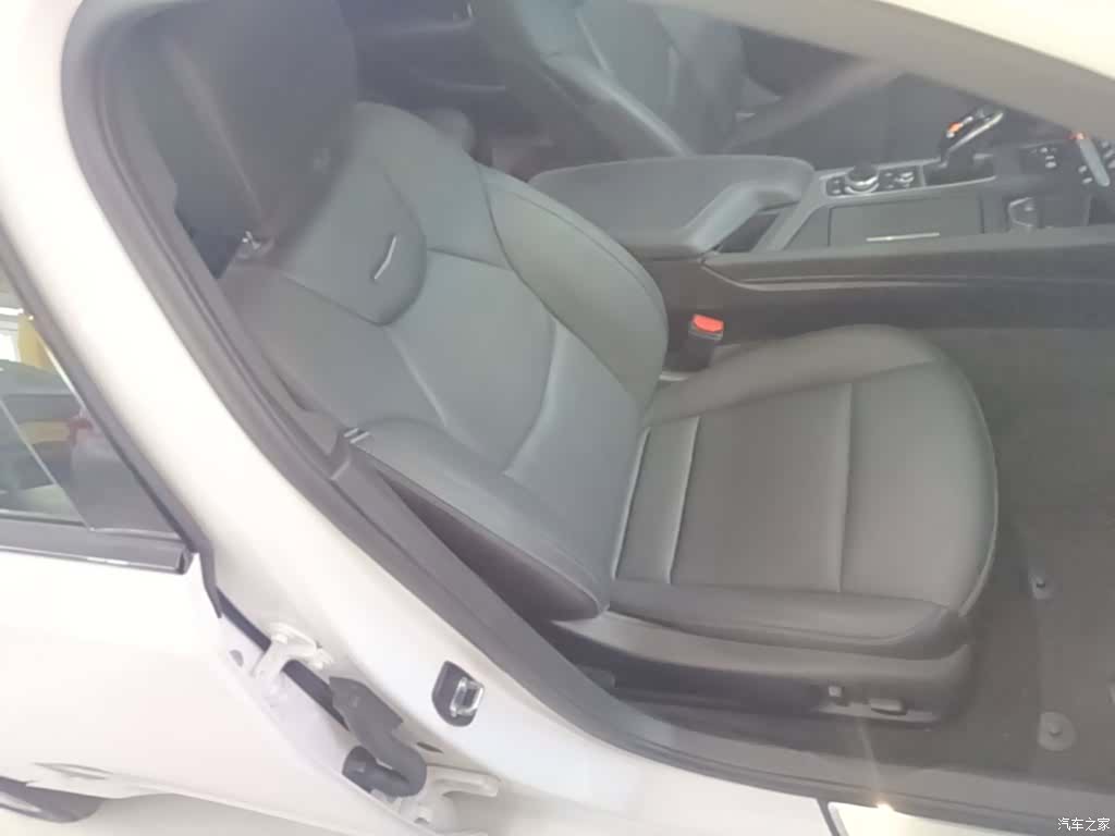 Cadillac CT5, 2023 25