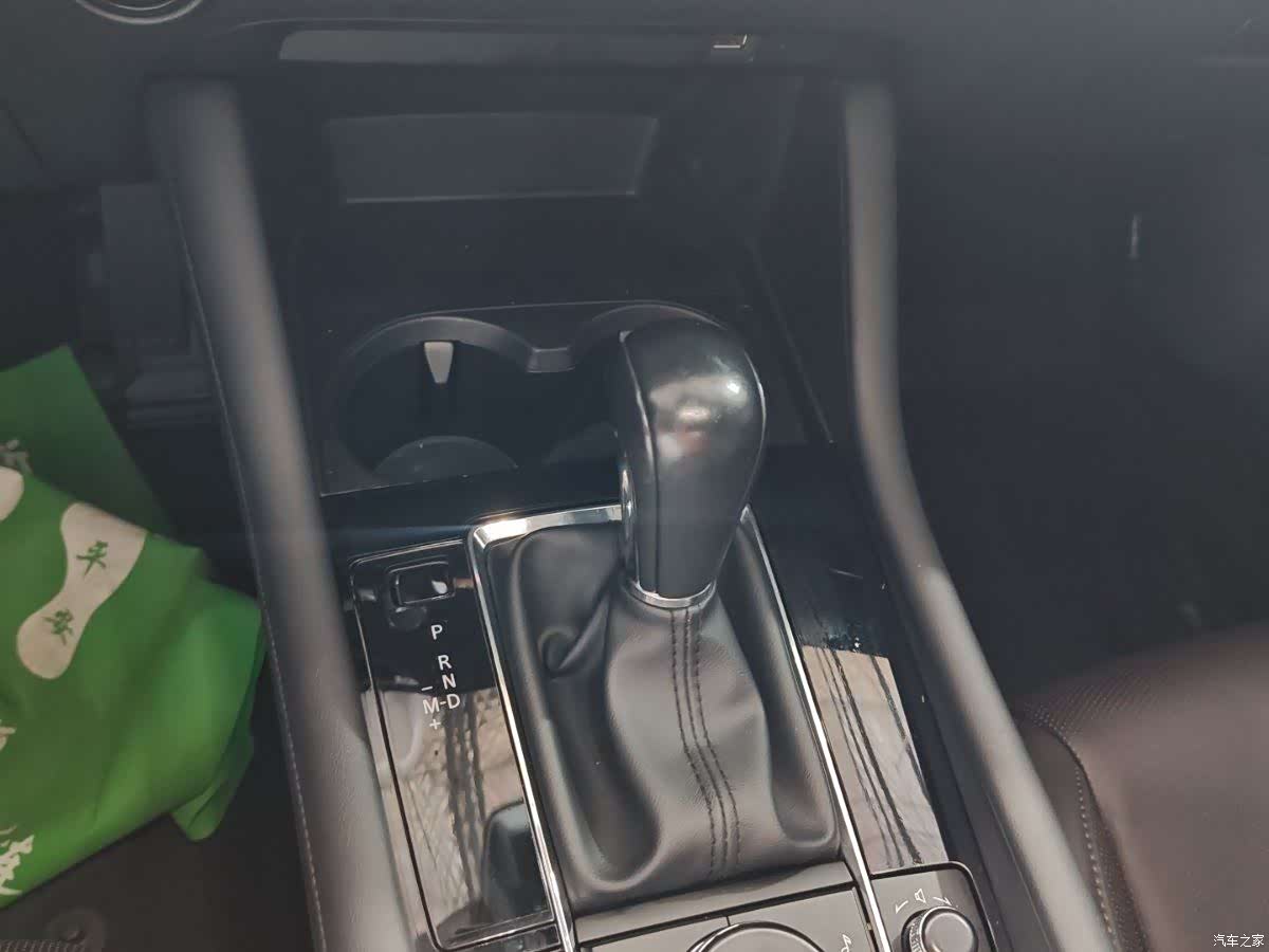 Mazda Mazda3, 2023 13