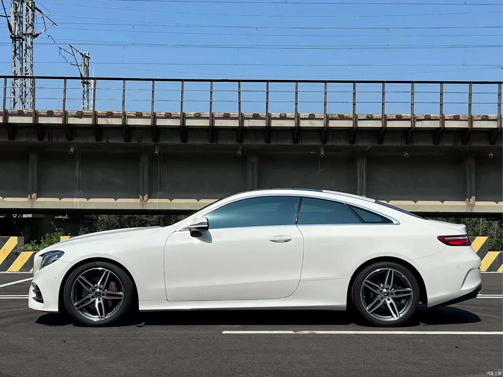 Mercedes-Benz E-Class, 2019 3