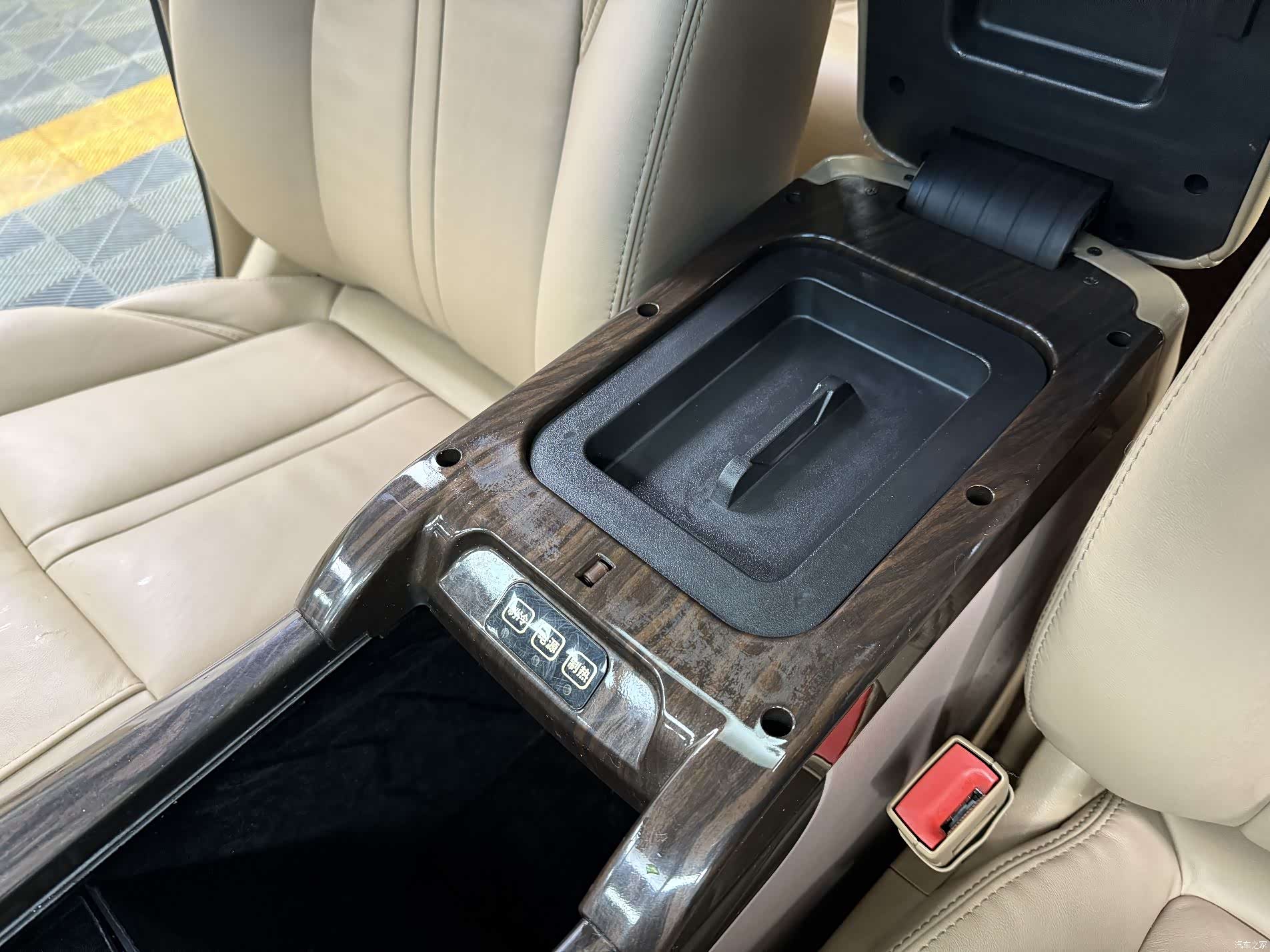 Buick GL8, 2019 21