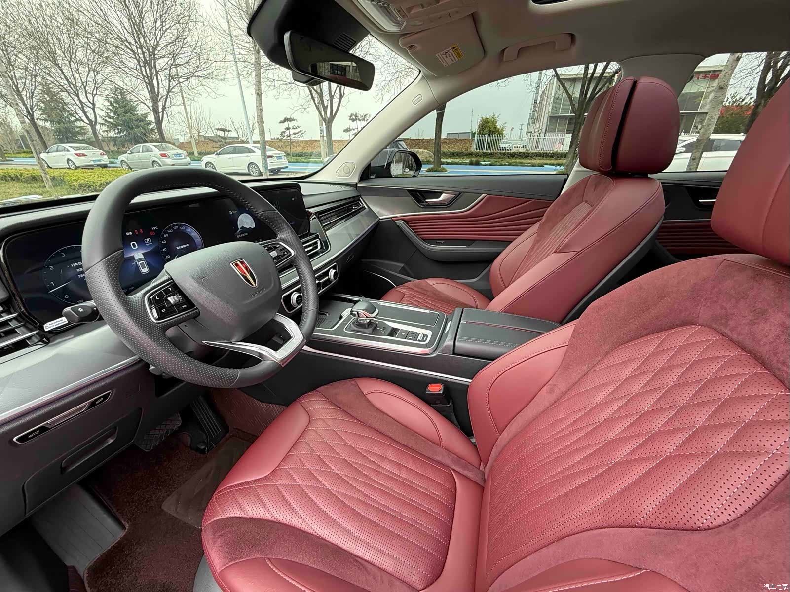 Hongqi HS5, 2024 10