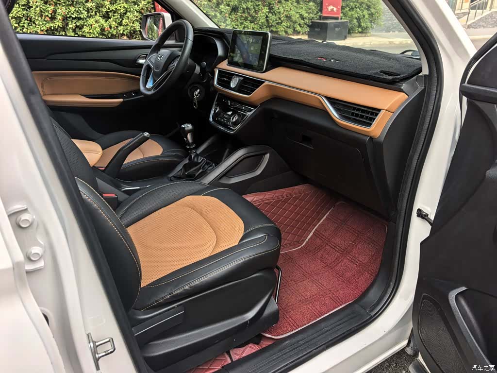 Wuling Hongguang, 2017 12