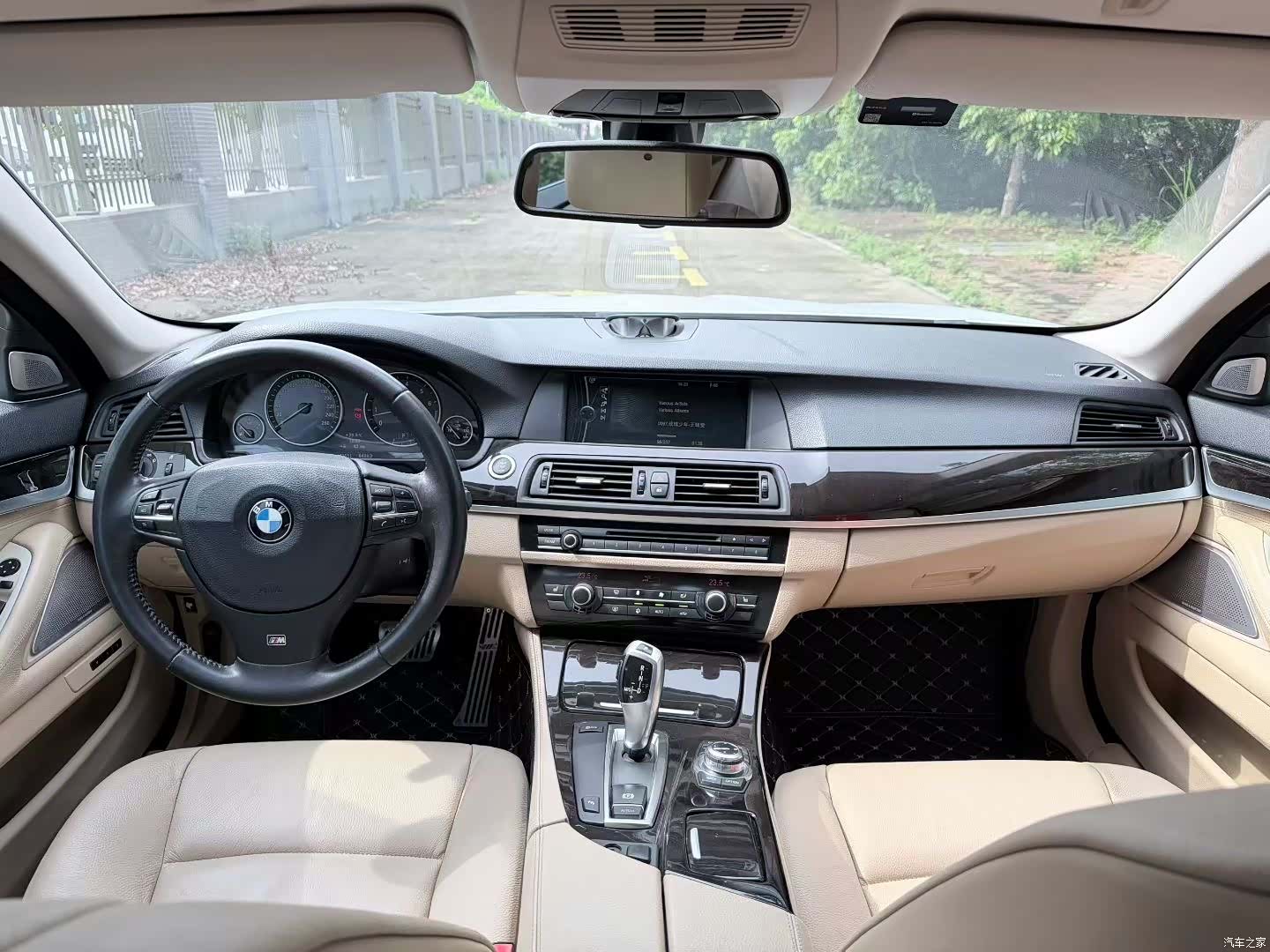 BMW 5 Series, 2011 13
