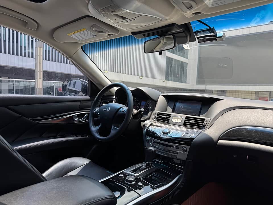 Infiniti Q70 Infiniti Q70