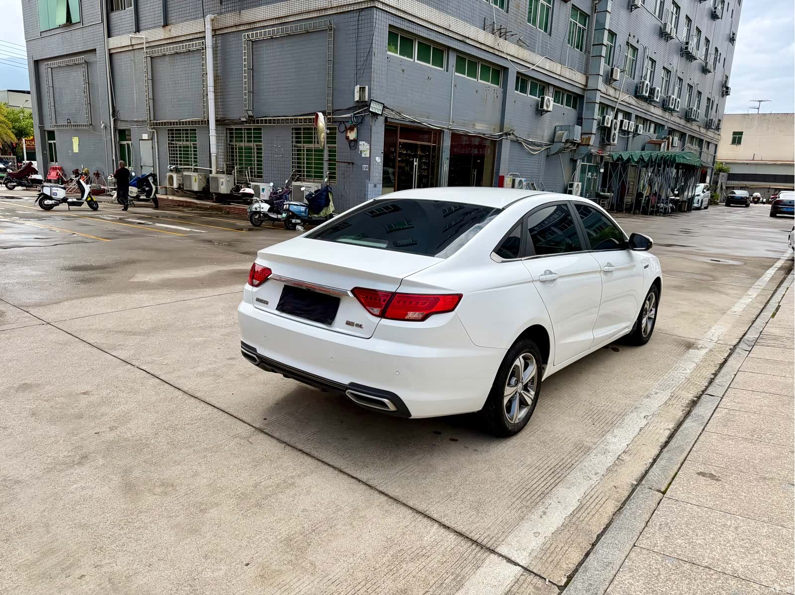 Geely Emgrand, 2018 4