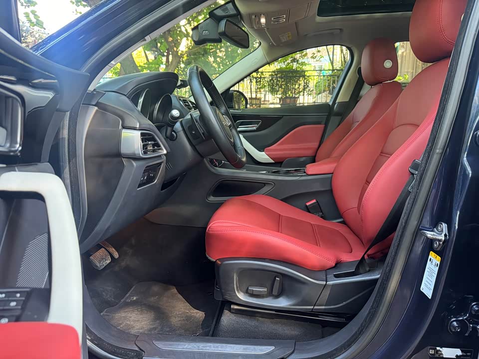 Jaguar F-PACE Jaguar F-PACE
