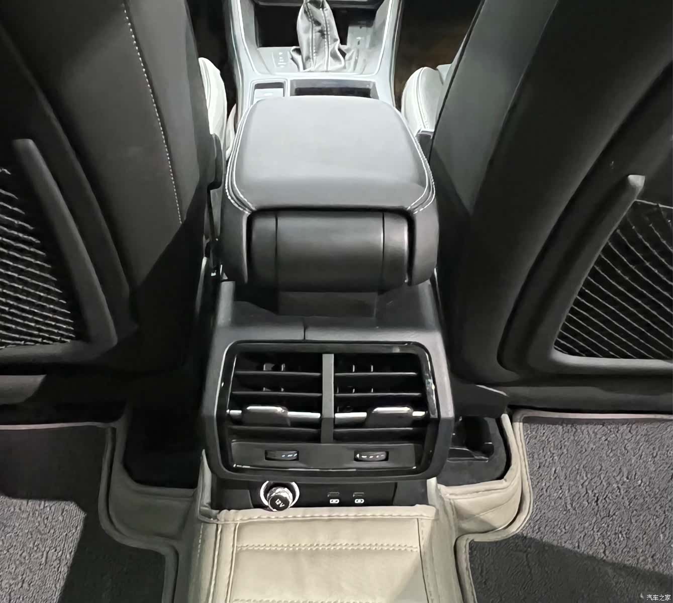 Audi Q3, 2023 18
