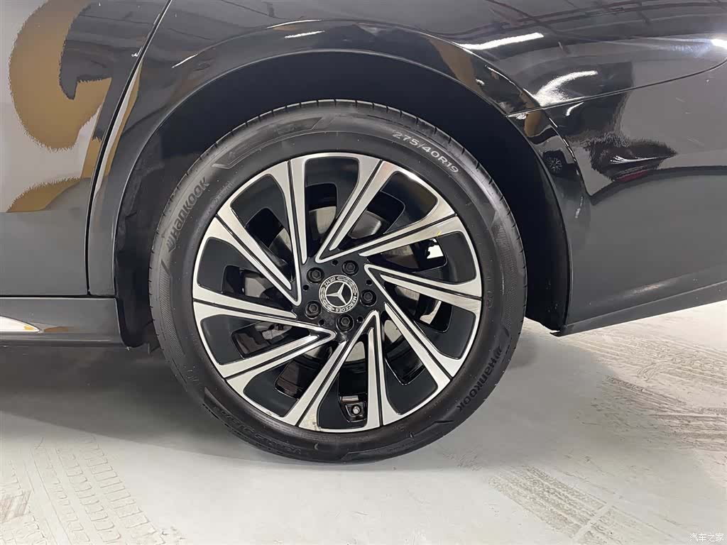 Mercedes-Benz E-Class, 2024 11