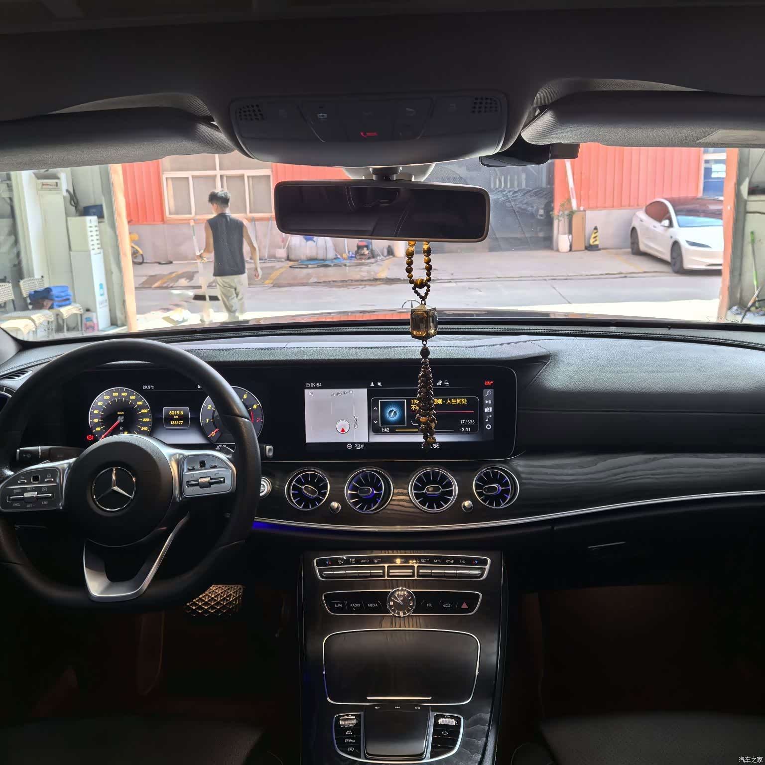 Mercedes-Benz E-Class, 2019 12