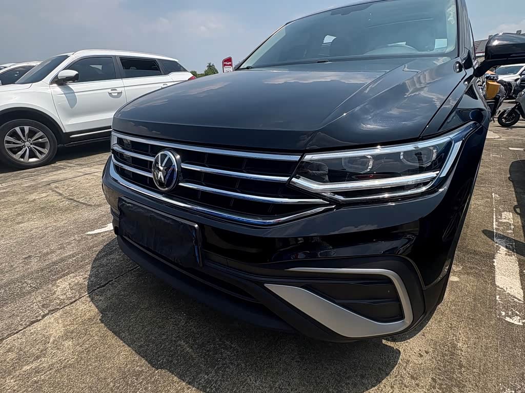 Volkswagen Tiguan L