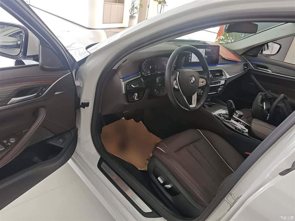 BMW 5 Series, 2023 13