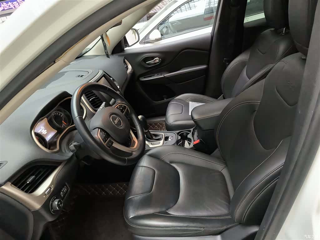 Jeep Cherokee, 2019 7
