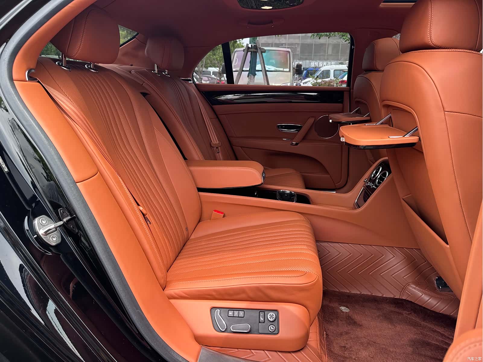 Bentley Flying Spur, 2019 25