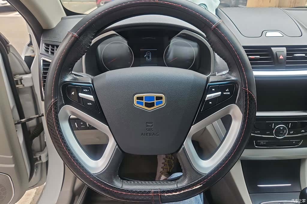 Geely Emgrand, 2016 15