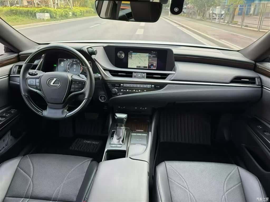 Lexus ES, 2018 14