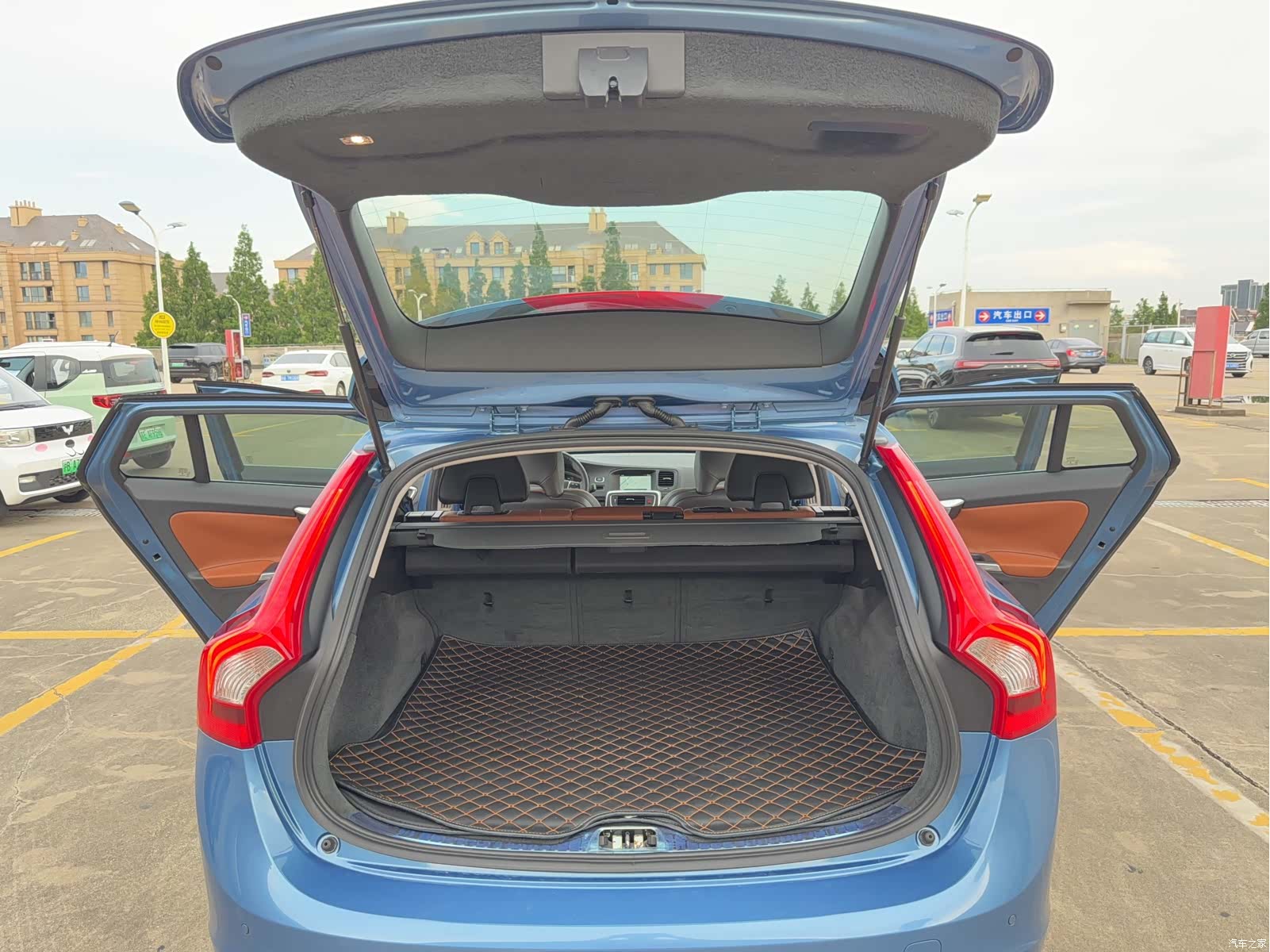 Volvo V60, 2015 14