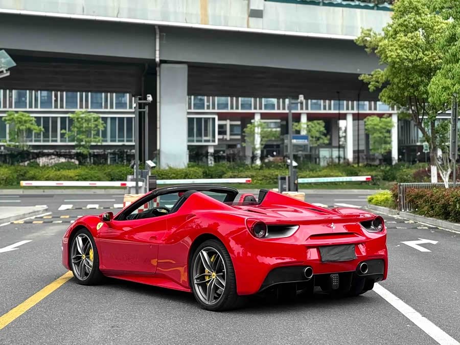 Ferrari 488 2018, фото 9