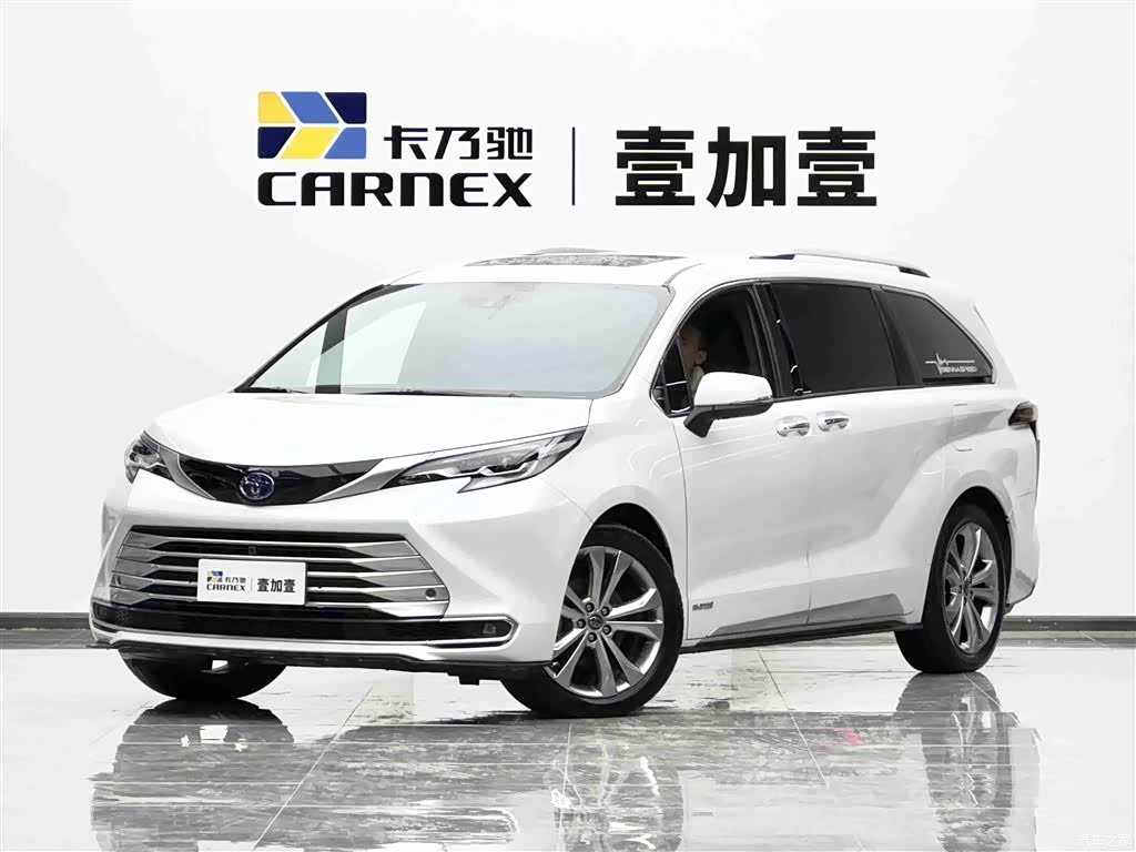 Toyota Sienna, 2024 1