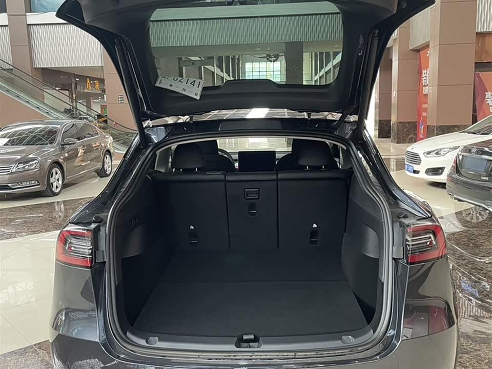 Tesla Model Y Tesla Model Y