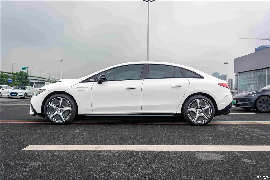 Mercedes-Benz EQE, 2025 все фото