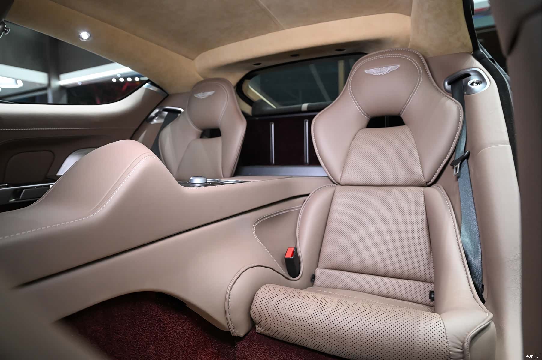 Aston Martin Rapide, 2014 11