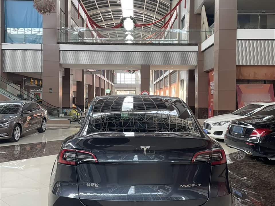 Tesla Model Y Tesla Model Y