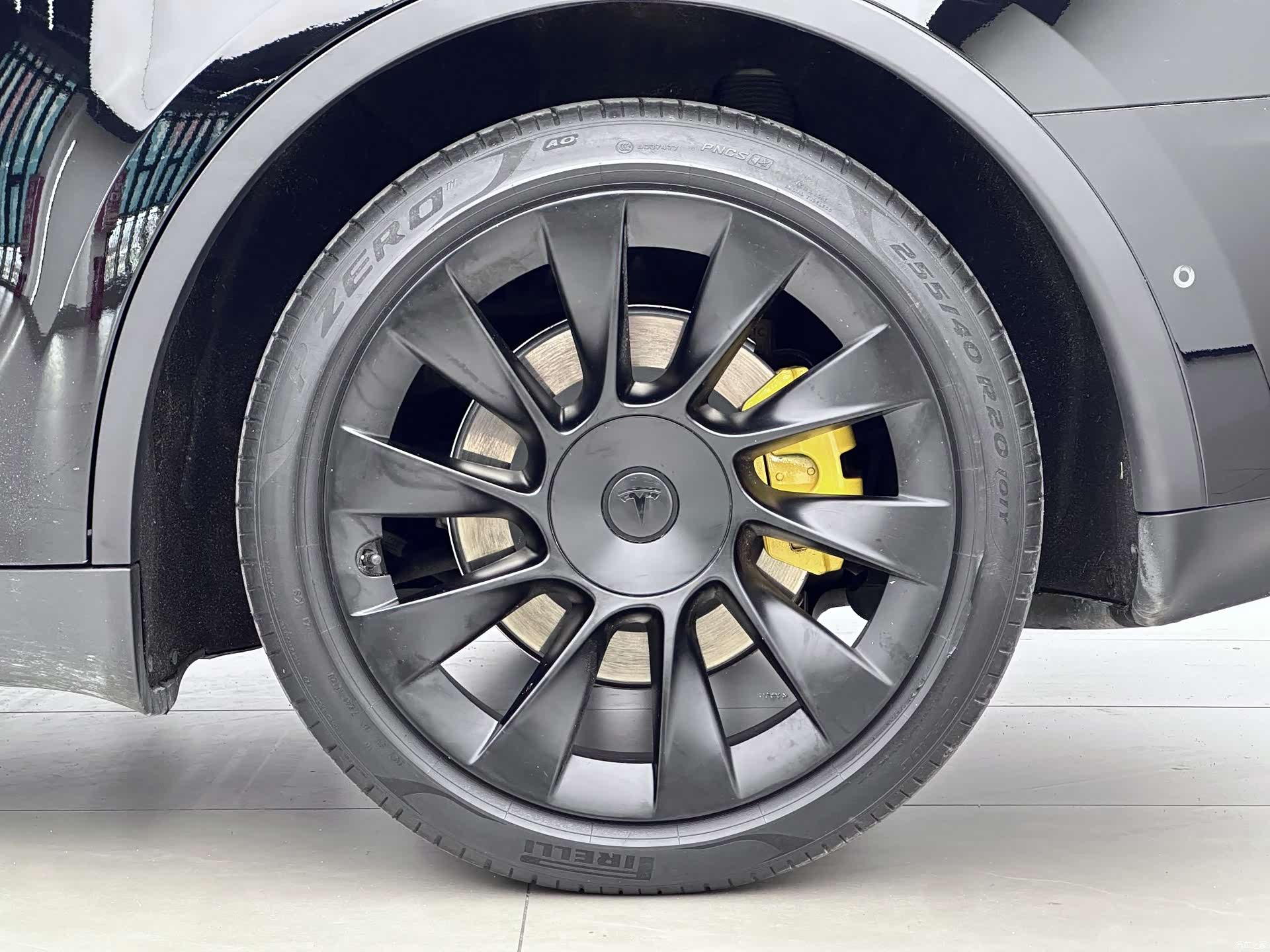 Tesla Model Y, 2023 14