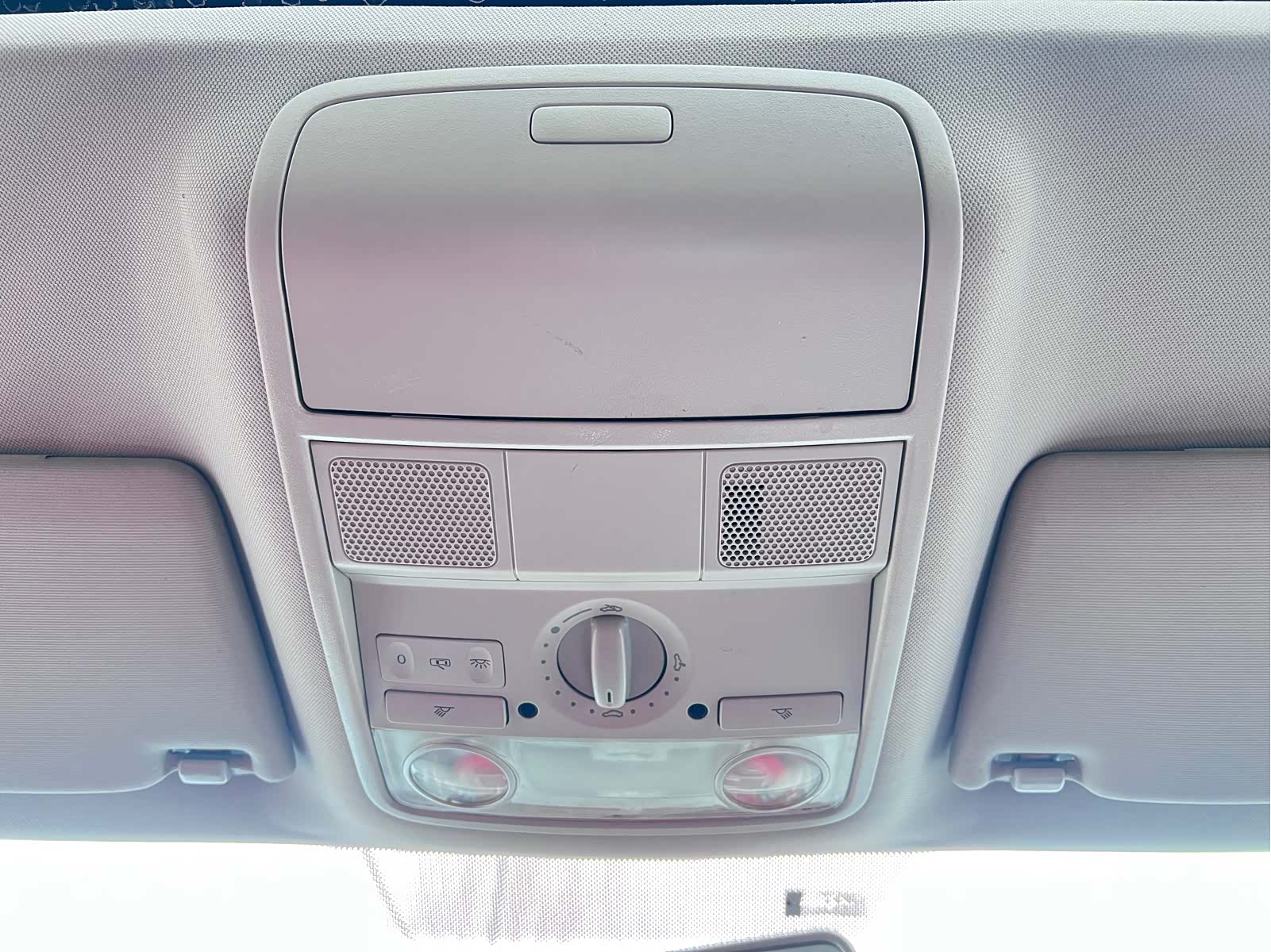 Volkswagen Sagitar, 2012 11